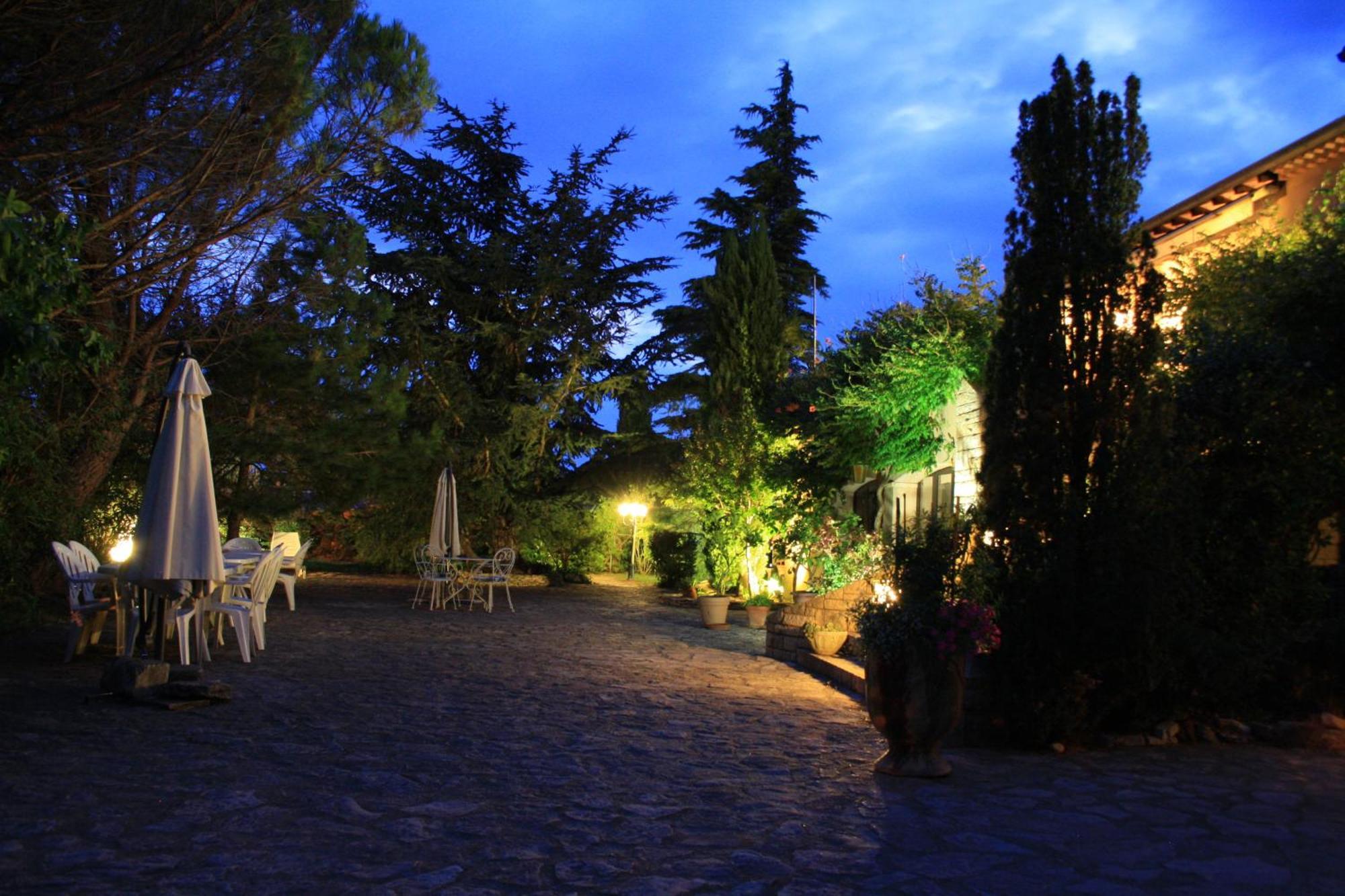 Villa Thebaide Chambres D'Hotes Laudun Exterior foto