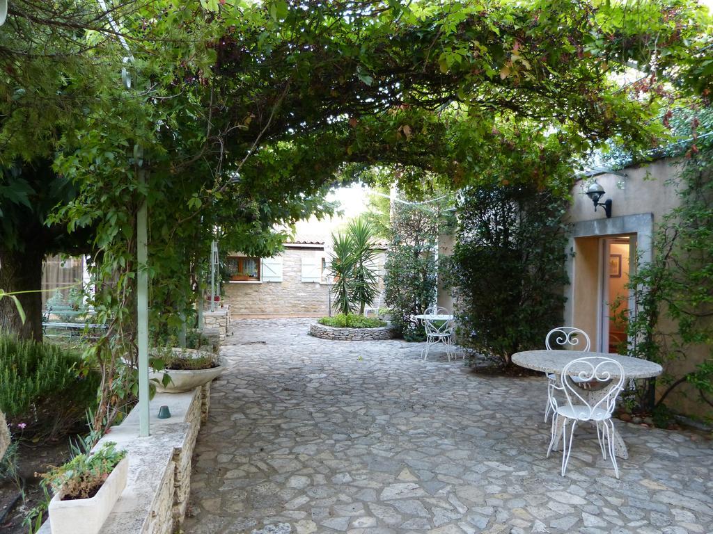 Villa Thebaide Chambres D'Hotes Laudun Exterior foto